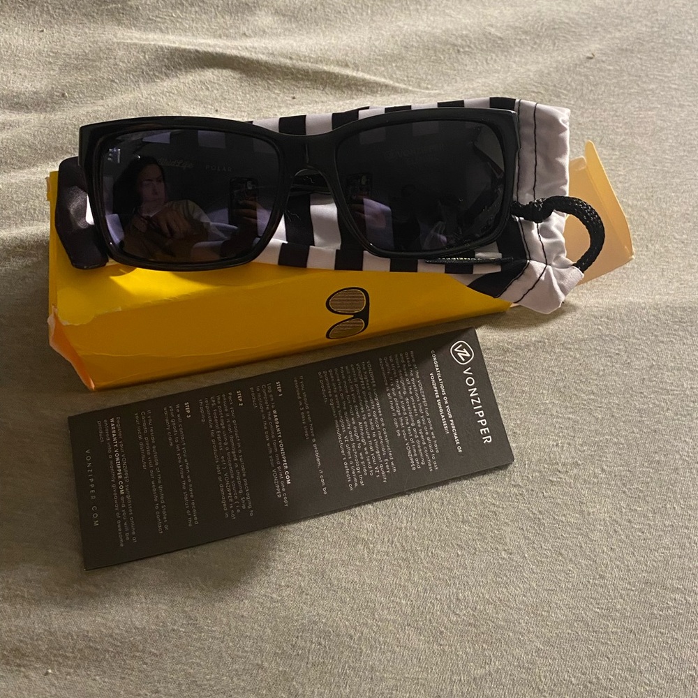 Von zipper x FCG black square sunglasses (unisex / one size )